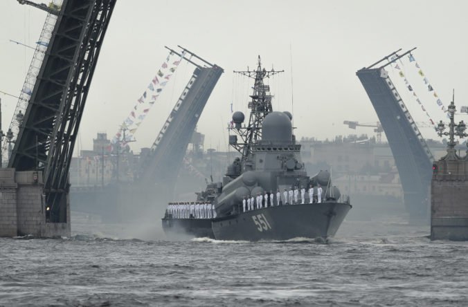 Rusko poslalo do Stredozemného mora ďalšie lode, medzi nimi aj raketový krížnik