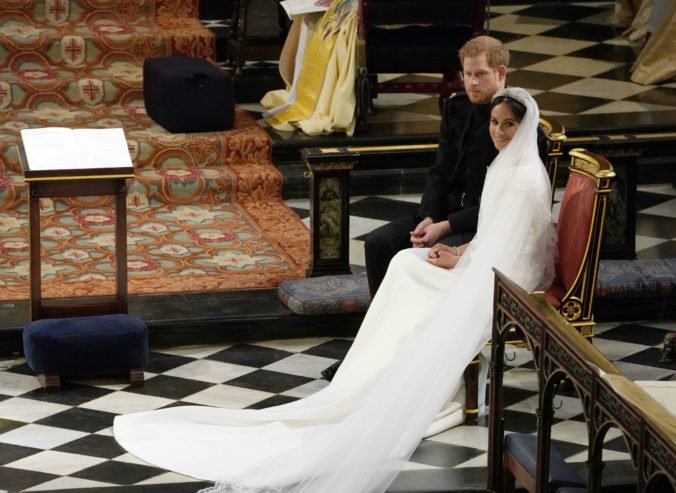 Vo Windsore a neskôr v Edinburghu vystavia svadobné šaty vojvodkyne Meghan