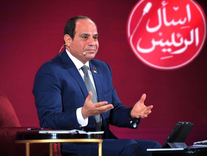Prezident Sísí podpísal kontroverzný zákon, Egypt bude monitorovať sociálne médiá