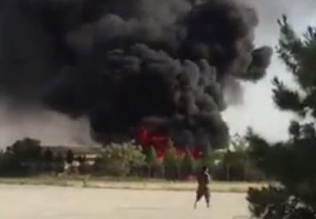 Video: Na vojenskej základni v Afganistane sa zrútil vrtuľník, zahynuli traja ľudia