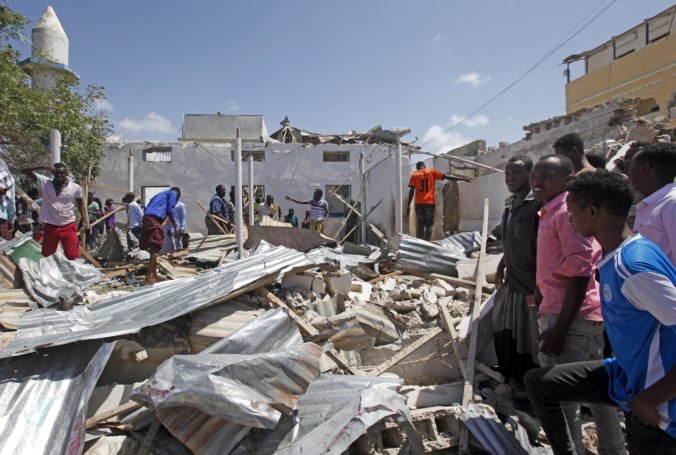 Video: Somálskom otriasla mohutná explózia, zrútila sa škola a niekoľko ľudí je zranených (aktualizované)