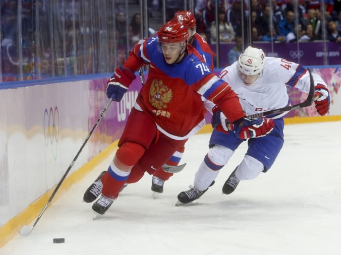 Alexej Jemelin po siedmich sezónach opustil NHL a zamieril do KHL