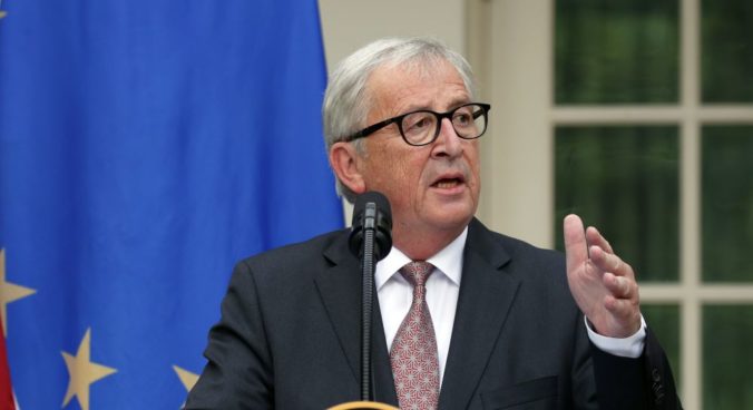 Junckerovi končí mandát predsedu Európskej komisie, nahradiť by ho chcel Nemec Weber