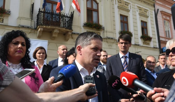 Kandidát Smeru-SD na primátora Prešova získal podporu vládnych strán SNS a Most-Híd