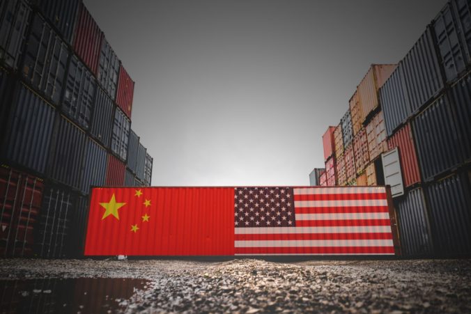 Peking sa vyhráža USA odvetnými krokmi, ak Trump uvalí ďalšie clá na čínske tovary