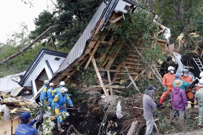 Video: Ostrov Hokkaido zasiahlo silné zemetrasenie, stovky sú zranení a milióny ľudí ostali bez elektriny