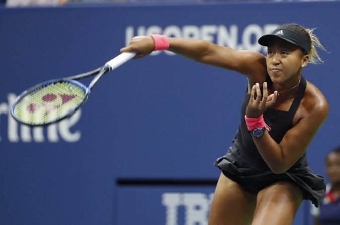 Naomi Osaková sa stala šampiónkou US Open, vo finále prekvapujúcu pokorila Serenu Williamsovú