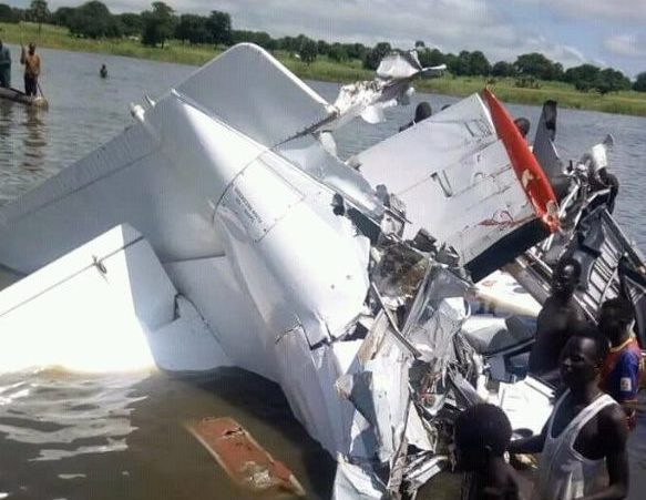 Do jazera v Južnom Sudáne sa zrútilo preťažené lietadlo, zahynulo vyše dvadsať ľudí