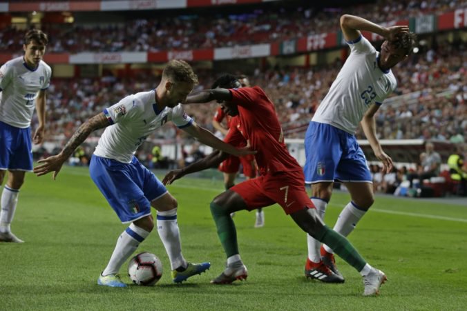 Portugalsko bez Ronalda zdolalo Taliansko, historický triumf má Kosovo a Turecko otočilo z 0:2 na 3:2