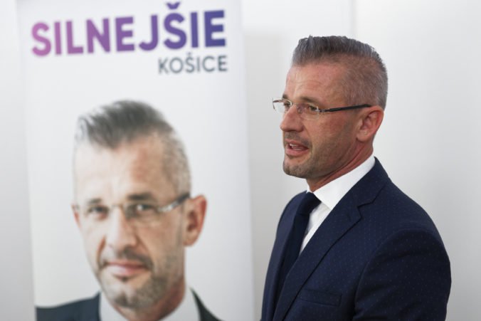 Miroslav Špak odovzdal tisícky podpisov voličov, do volieb ide s mottom Silnejšie Košice