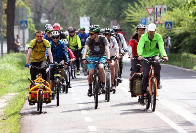 Cyklisti zaslali výzvu polícii, žiadajú o zvýšenie ich bezpečnosti na cestách