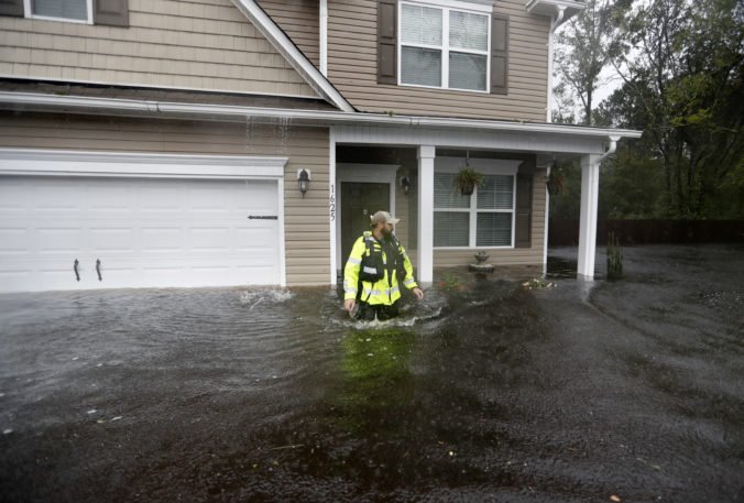 Foto: Záplavy odrezali Wilmington od sveta, pre hurikán Florence sú státisíce ľudí bez elektriny