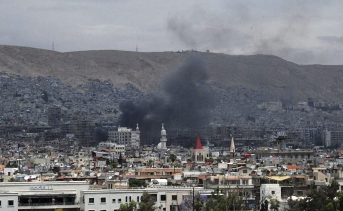 Na letisko v Damasku dopadli rakety Izraela, podľa SOHR útočili na sklad zbraní
