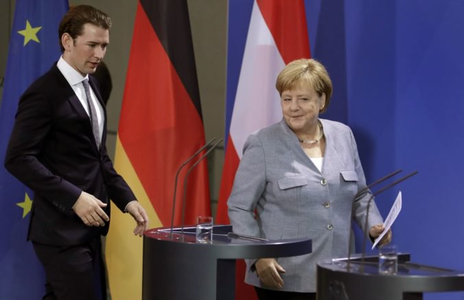 Merkelová a Kurz hovorili o migračnej kríze, podporujú posilnenie agentúry Frontex