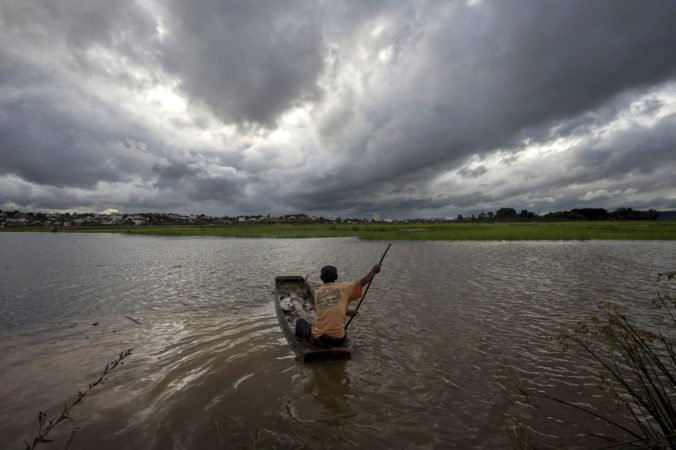 Povodne v Nigérii zabili desiatky ľudí, meteorológovia varujú pred ďalšími silnými zrážkami