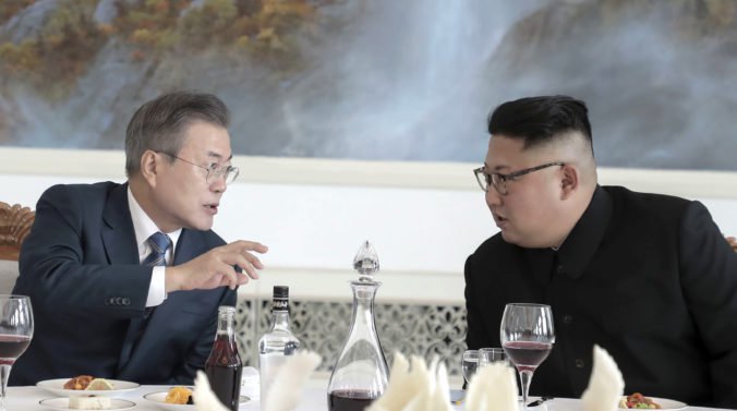 Čína víta výsledok summitu Kim Čong-una a Mun Če-ina, ďalšie rozhovory by mohli uvoľniť napätie