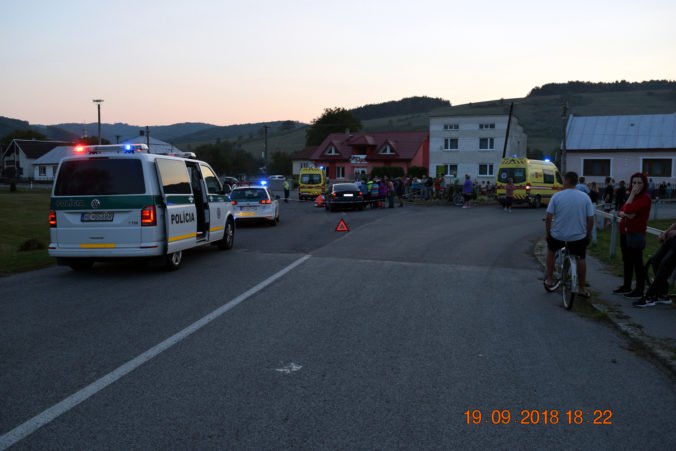 Foto: Cyklista na križovatke nedal prednosť Fordu, zrážku neprežil