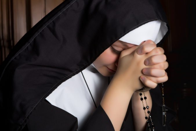 Polícia zatkla katolíckeho biskupa obvineného zo znásilnenia mníšky