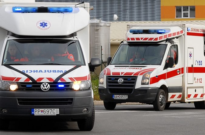 Vodič Audi zrazil v Žiline chodca, ktorý náhle vošiel na cestu, zranený muž po prevoze zomrel