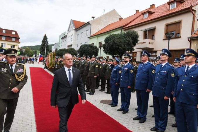 Foto: Slováci si pripomenuli Deň Ozbrojených síl SR, minister Gajdoš chce modernú armádu