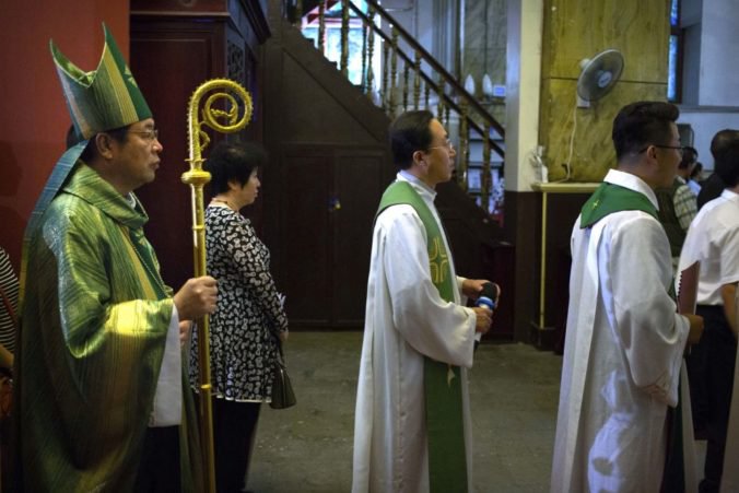 Vatikán podpísal s Čínou významnú dohodu, biskupov bude schvaľovať pápež