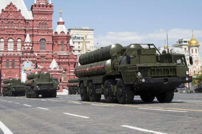 Rusko chce „schladiť niektoré horúce hlavy“, do Sýrie pošle moderné systémy protivzdušnej obrany