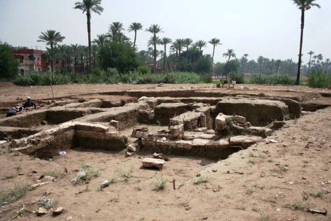 Foto: Archeológovia objavili v Egypte starovekú budovu i rímske kúpele