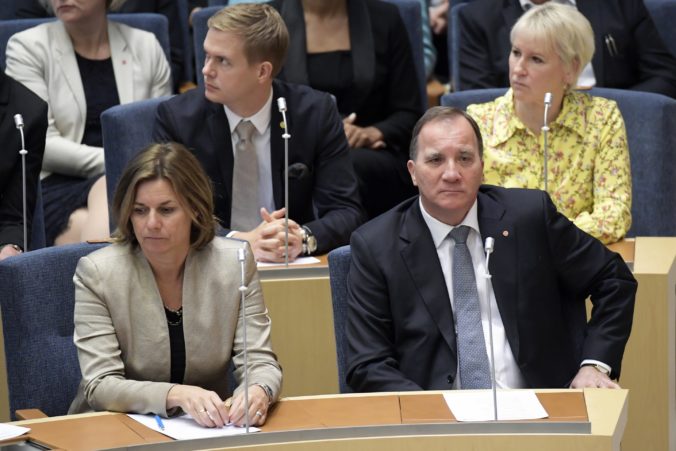 Švédsky parlament vyslovil nedôveru premiérovi Löfvenovi, z funkcie bude musieť odstúpiť