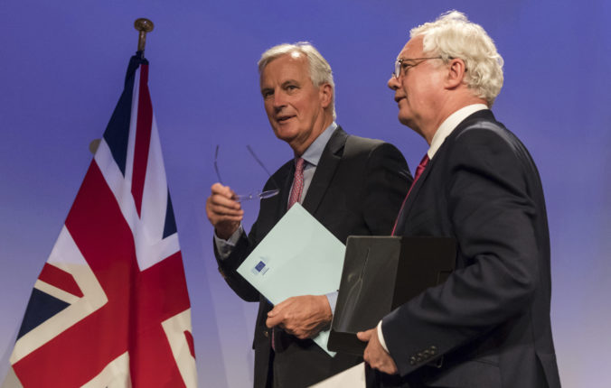 Hlavný vyjednávač Európskej únie pre brexit Michal Barnier nebude kandidovať za šéfa Európskej komisie