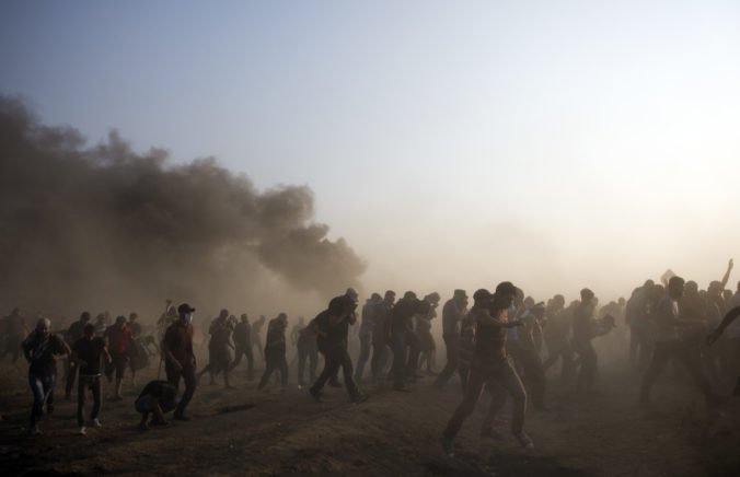 Izraelská armáda zabila pri protestoch na hranici s Pásmom Gazy šiestich Palestínčanov
