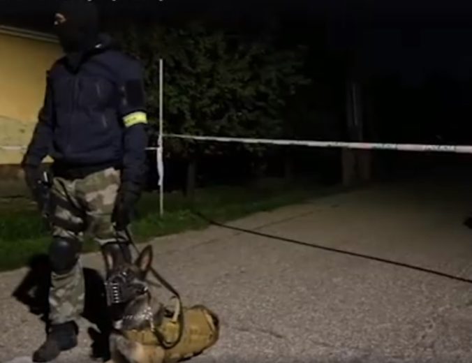 Polícia zverejnila video zo zásahu v Kolárove, kde zadržala osem ľudí v prípade vraždy Kuciaka