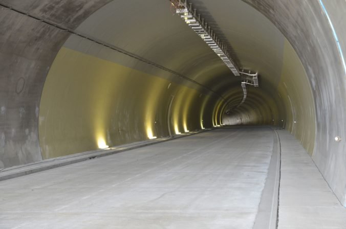 Úsek D1 vrátane tunela Šibenik dočasne uzavrú, obchádzková trasa povedie po ceste I/18