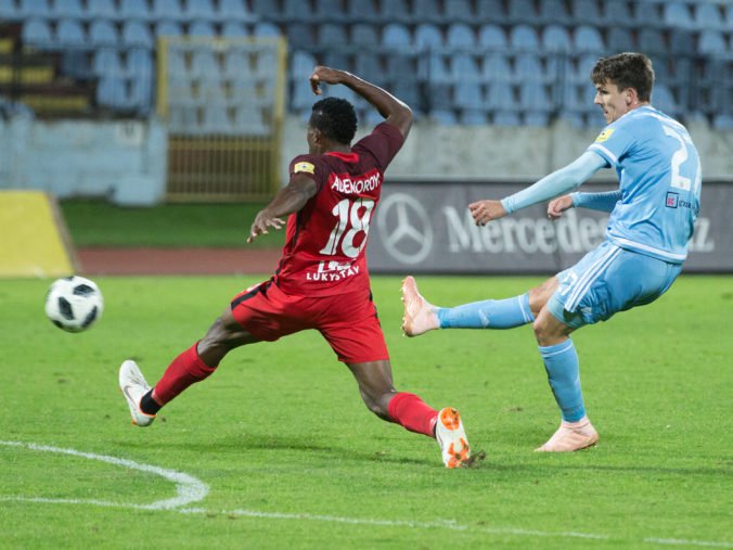 Futbalisti Serede tesne zdolali vo Fortuna lige domácu Nitru, hrdinom zápasu Adekuoroye