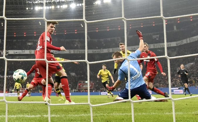 Video: Borussia predviedla parádny obrat v Leverkusene, v I. bundeslige aj tesné víťazstvo Schalke