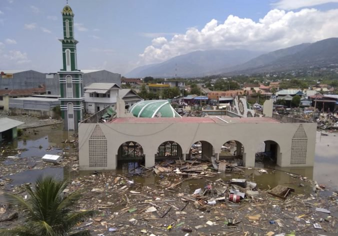 Video: Zemetrasenia a cunami na ostrove Sulawesi zabili stovky ľudí a zničili množstvo budov