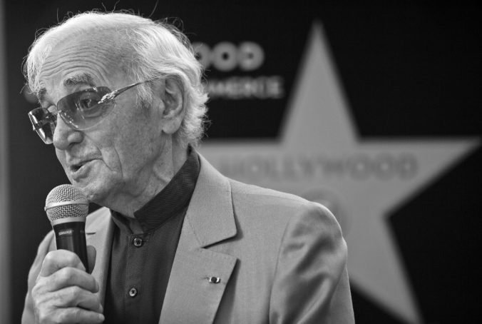 Úmrtie Charlesa Aznavoura je stratou pre celý svet, osobnosti reagujú na odchod umelca