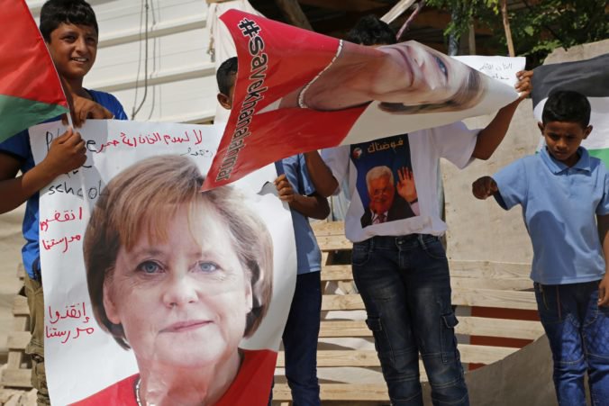 Palestínski školáci apelujú na Merkelovú, aby zabránila Izraelu v demolácii ich osady