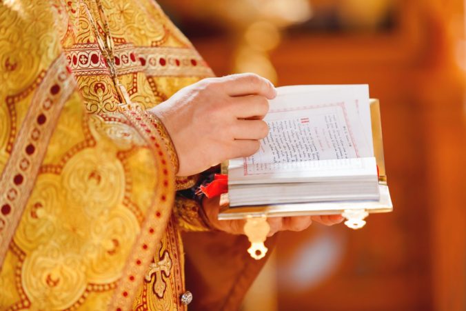 Poľský rímskokatolícky rád má zaplatiť odškodné milión zlotých sexuálne zneužitej žene
