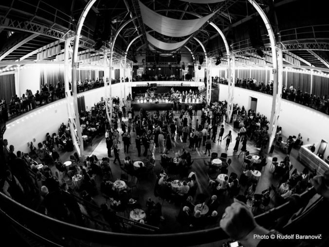 Hot jazzový a swingový orchester rozozvučia bratislavskú Tržnicu už tento piatok na Veľkom tanečnom večere