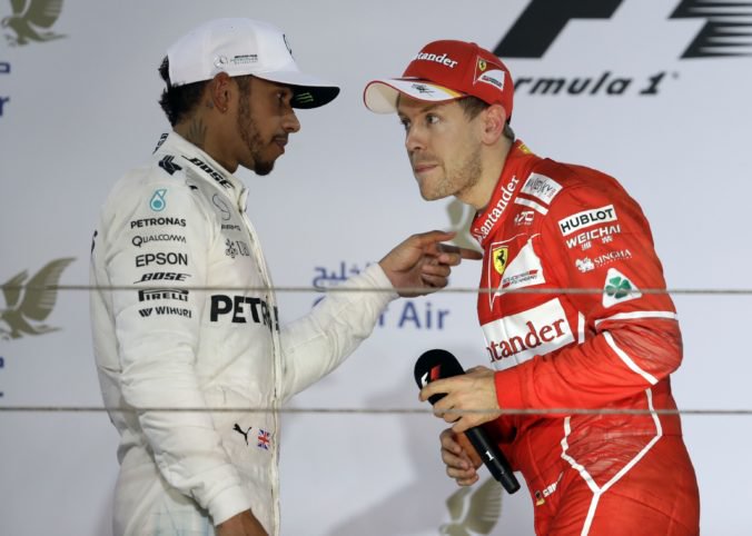 Hamiltonovi ide karta a pred VC Japonska si drží náskok, Vettel stráca šancu získať piaty titul