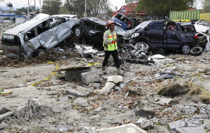 Foto: Po zemetrasení a cunami na Sulawesi sú stále stovky nezvestných, stúpol aj počet obetí