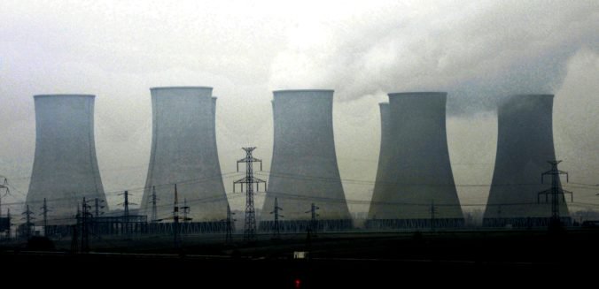 Odstavovanie jadrovej elektrárne V1 v Jaslovských Bohuniciach pokračuje, chladiace veže sú zbúrané