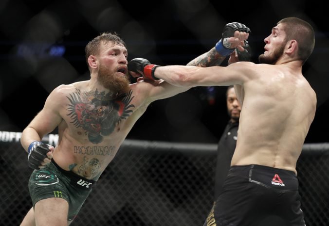 Video: V súboji MMA Nurmagomedov zdolal McGregora, opasok však nezískal a záver poznačil škandál
