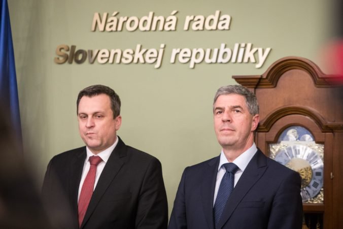 Danko nesmie zabúdať na reprezentáciu Slovenska, reaguje Most-Híd na jeho stretnutie s Volodinom