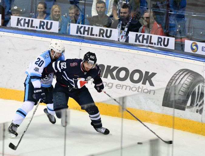 Hokejisti Slovana ukončili sériu prehier, ich triumf proti Novosibirsku prišiel až v predĺžení