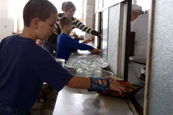 Smerácke obedy zadarmo pre školákov sú už v parlamente, opatrenie bude mať podľa Fica dva efekty