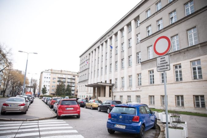 Bratislavské súdy museli evakuovať, anonym opäť nahlásil bombu