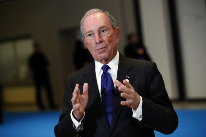 Exstarosta New Yorku Bloomberg sa opäť stal demokratom, kandidatúru proti Trumpovi nepotvrdil