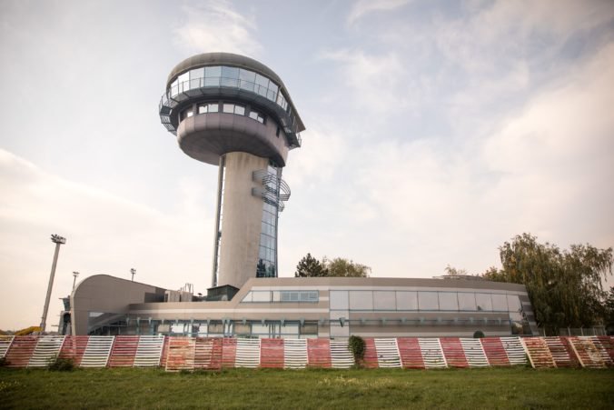 Bratislavské letisko už štvrtý mesiac po sebe prepravilo rekordný počet cestujúcich