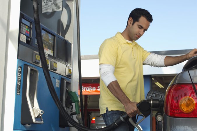Pohonné látky budú na čerpacích staniciach s novým označením, vodičom majú uľahčiť výber paliva